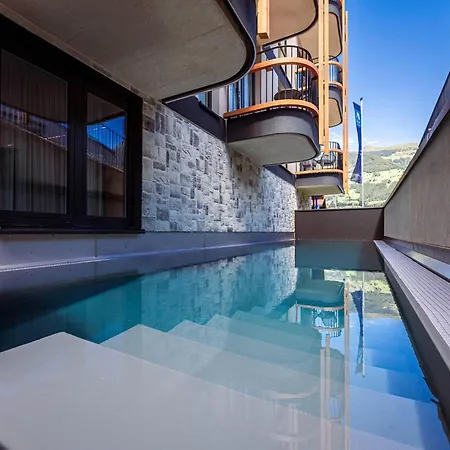Modern With 2 Bedrooms In Apartment