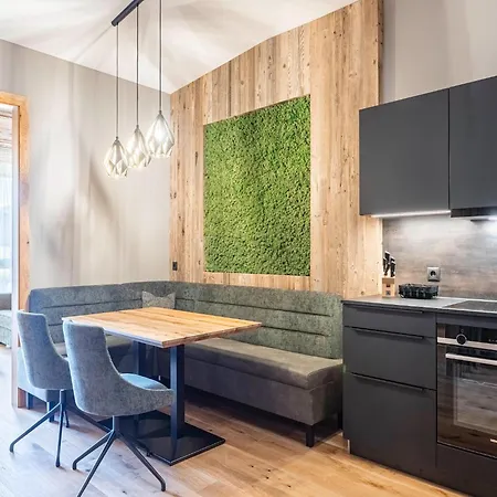 Modern With 2 Bedrooms In Apartment