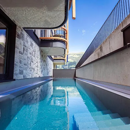 Modern With 2 Bedrooms In Apartment *