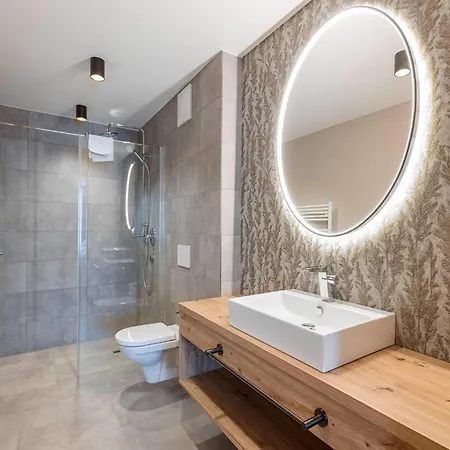 Modern With 2 Bedrooms In Apartment Fuegen